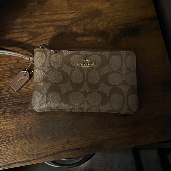 Coach Tan Signature double zip Wristlet - Picture 1 of 3